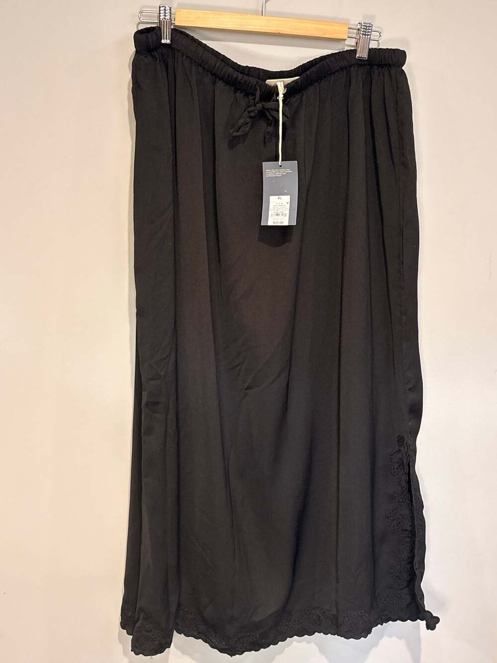 Chic Universal Thread Black Drawstring Slit Skirt, XL